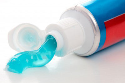 Beauty Myth: Toothpaste Can Zap Away Your Pimple